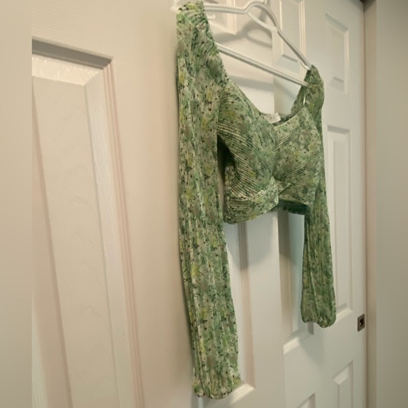 🕑 NWOT | ASTR the label | Bonnie Pleated Smocked Sweatheart Crop | Green | XS - Picture 7 of 13